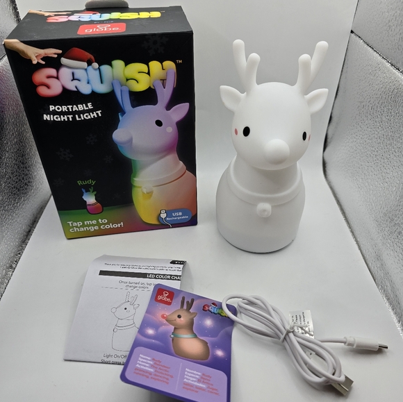 New Globe Squish Rechargeable Portable Night Light Rudy The Reindeer Multicolor - Picture 3 of 7